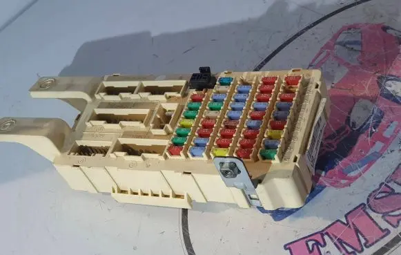 Hyundai Santa Fe Fuse module 919502b210 1007b06004