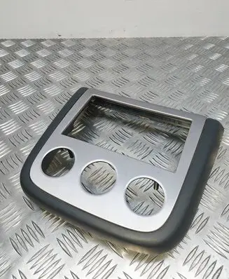 Nissan Murano Z50 Radio/GPS head unit trim 