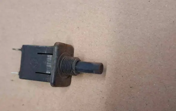 Mercedes-Benz W123 Front door sensor 0008212052