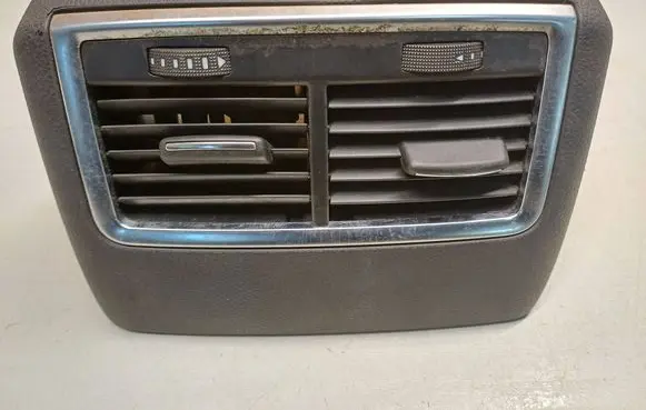 Audi Q7 4L Rear air vent grill 4L0819203