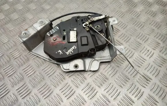 Loading door lock