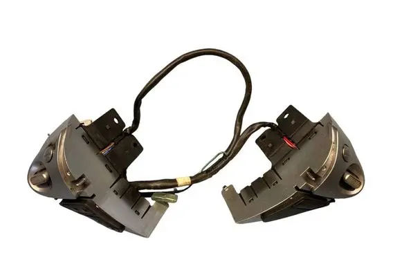 Nissan Juke I F15 Steering wheel buttons/switches 