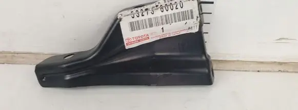 Toyota Auris 150 Fender mounting bracket 5381302030