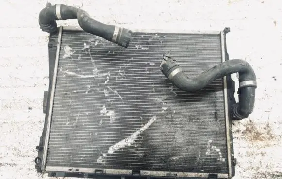 Volkswagen Touareg I Coolant radiator