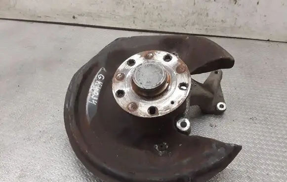 Rear wheel hub spindle/knuckle