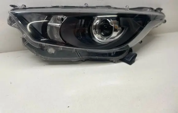 Toyota Yaris XP210 Headlight/headlamp 81170K0060