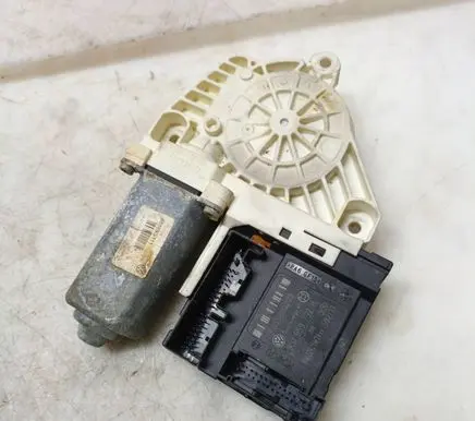 Volkswagen PASSAT B6 Front door window regulator motor 1K0959792H 988693111 F005S00203