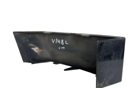 Volvo XC90 Rear/tail light trim molding 30698133 E7L7L