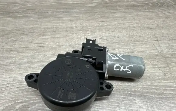 Mazda CX-5 Front door window regulator motor D6515858X GA558RP SD964809