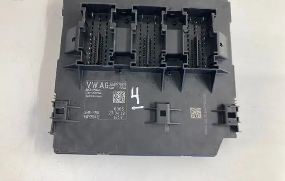 Volkswagen PASSAT B7 Comfort/convenience module 3AA937087F