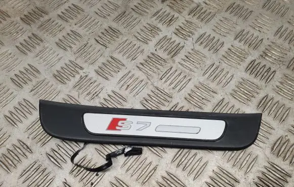 Audi A7 S7 4G Rear sill trim cover 4G8947424D
