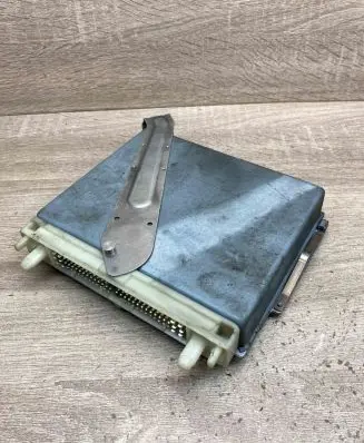 Volvo S70 V70 V70 XC Engine control unit/module ECU 0281001802 P09183993