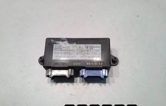 Renault Laguna II Engine control unit/module 7700421261-B