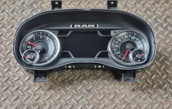 Speedometer (instrument cluster)