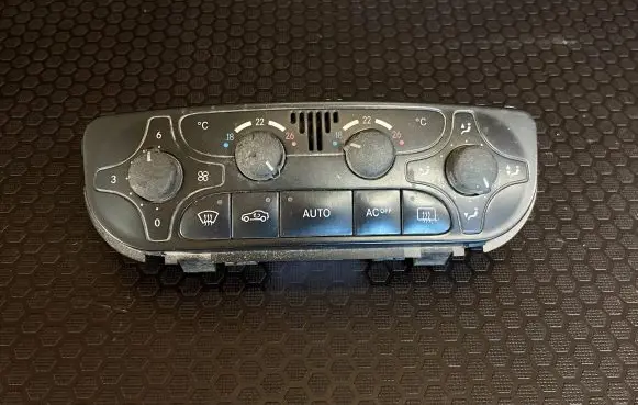 Mercedes-Benz C W203 Climate control unit A2098300085 9140010497