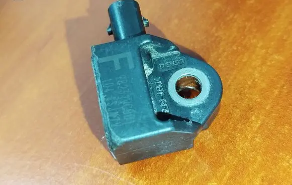 Subaru Outback (BT) Airbag deployment crash/impact sensor 98231VC001 10443JN7V