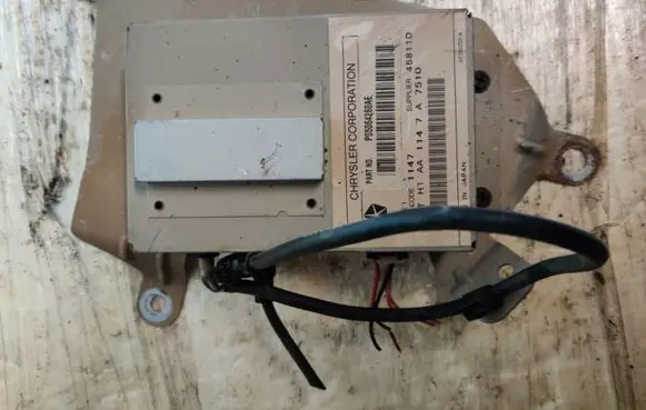 Dodge Caliber Aerial antenna amplifier P05064260AE