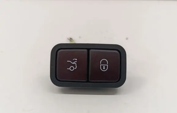 Mercedes-Benz C W206 Tailgate/boot open switch button 2068200701