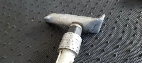 Air conditioning (A/C) pressure sensor