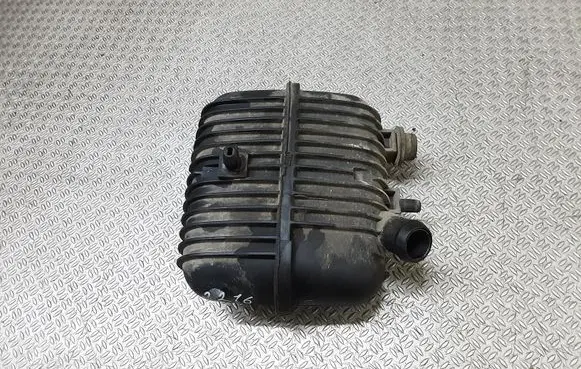 Vacuum air tank