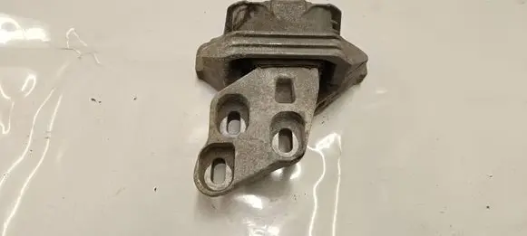 Mercedes-Benz CLA C117 X117 W117 Engine mount bracket AC46000DF