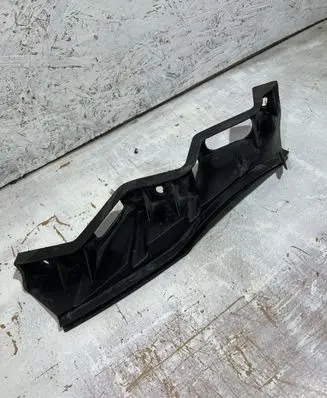 Volkswagen PASSAT B6 Front bumper mounting bracket 3C0807890