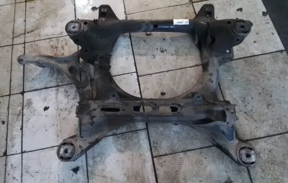 Audi Q7 4L Front subframe 7L0400025
