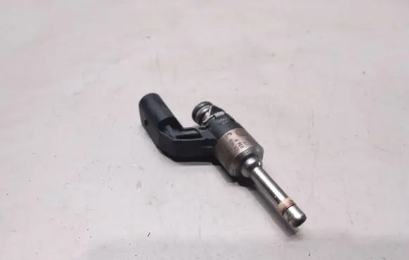 Volkswagen Golf VI Fuel injector 03C906036F