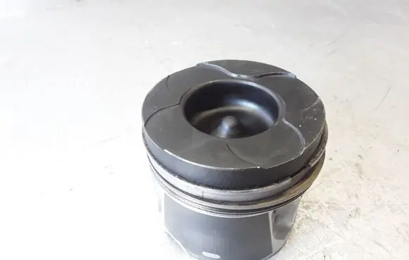 Volvo S60 Piston 