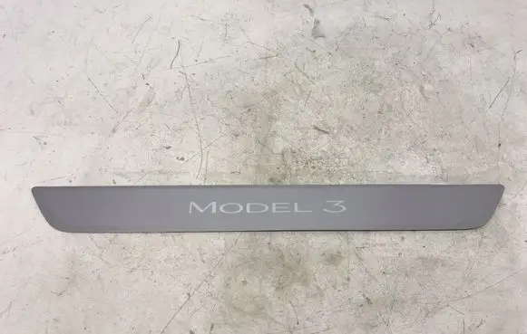 Tesla Model 3 Front sill trim cover 109084400C