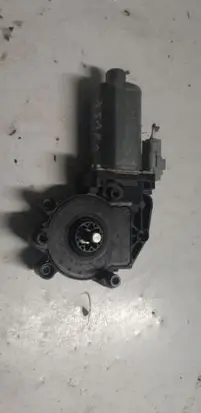Citroen Xsara Picasso Front door electric window regulator 0130821900