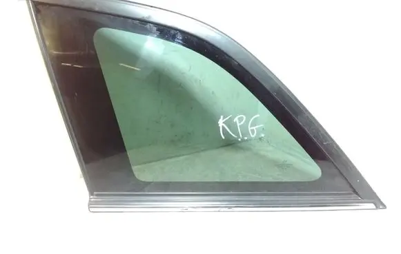 Chrysler Pacifica Rear side window