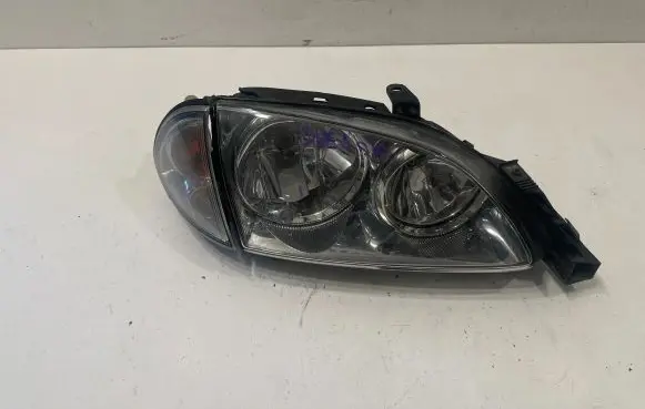 Toyota Avensis T220 Headlight/headlamp 54534380 120ER