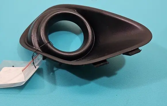 Front fog light trim/grill