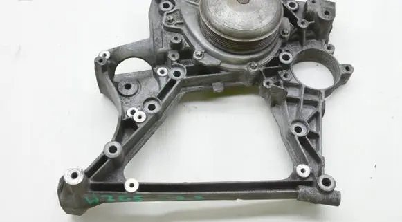 Mercedes-Benz C W205 Water pump A6512007201