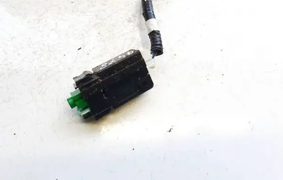 Toyota Avensis T270 USB socket connector 8619005010 86190-05010