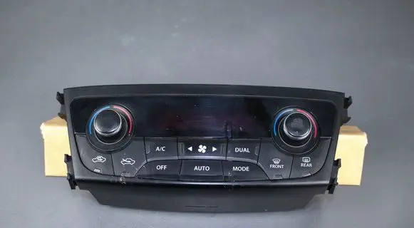 Suzuki SX4 S-Cross Climate control unit 3951061M00