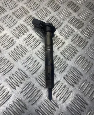 Mercedes-Benz E W211 Fuel injector A6420700587 060510 0445115