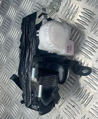 Toyota Corolla E120 E130 Middle seatbelt (rear) H073811