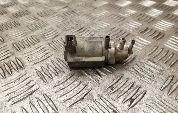 Audi A4 S4 B6 8E 8H Turbo solenoid valve 059906627A