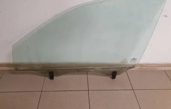Hyundai Tucson JM Front door window glass four-door