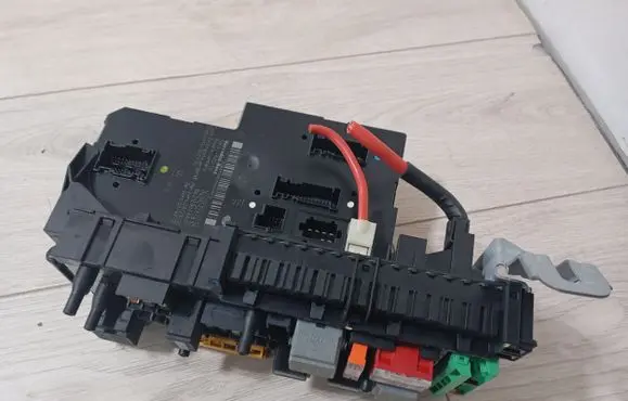 Mercedes-Benz E C207 W207 SAM control unit 2129003702 2125452832
