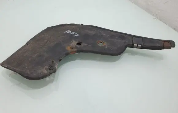Volkswagen PASSAT B7 Front mudguard 