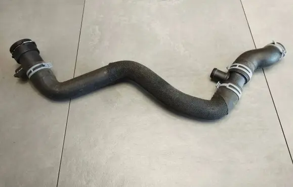 Audi A6 S6 C7 4G Engine coolant pipe/hose 8K0122293F