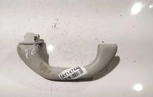 Volkswagen PASSAT B7 Front interior roof grab handle
