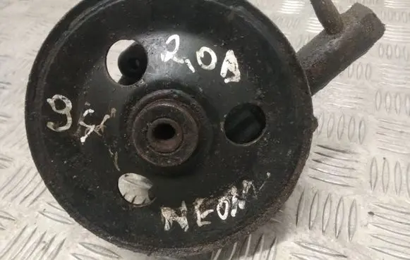 Chrysler Neon I Power steering pump