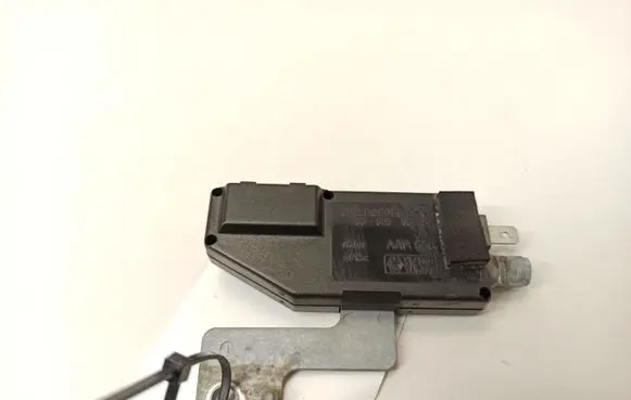 Mercedes-Benz ML W163 Aerial antenna amplifier 1638200089