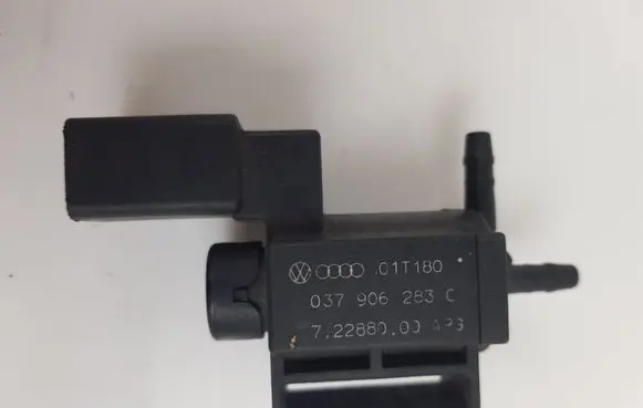 Audi A4 S4 B6 8E 8H Turbo solenoid valve 037906283C