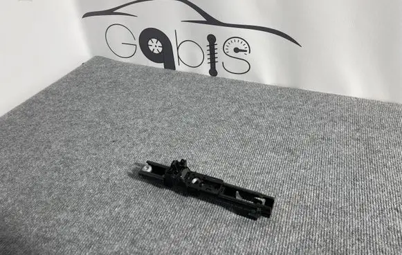 Mercedes-Benz GLC X253 C253 Seat belt height adjuster A0008600388