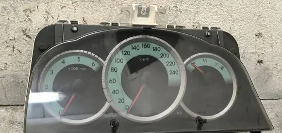 Toyota Corolla Verso E121 Speedometer (instrument cluster) 838000F091